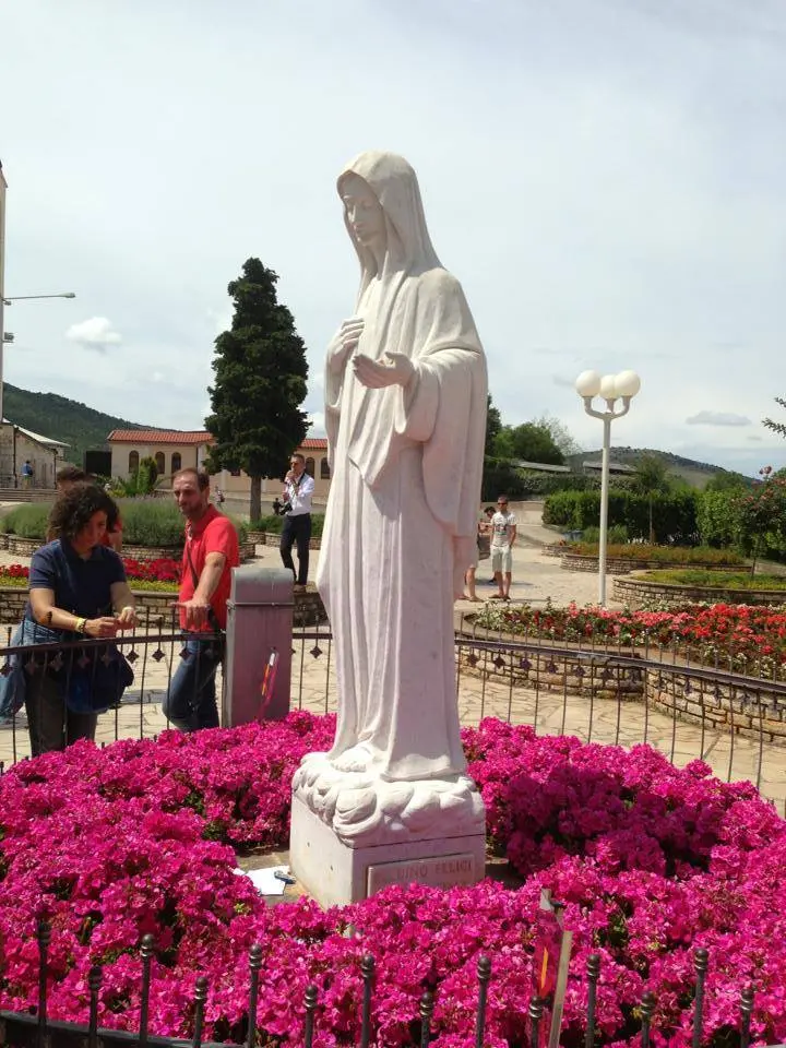 statua madonna